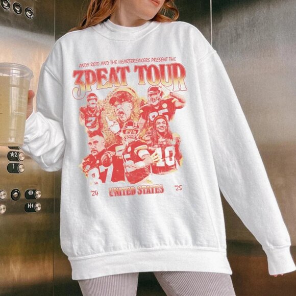 2Sides Printed Kansas City Chiefs 3Peat Tour Sweatshirt KC Chiefs Shirt - Picture 1 of 3